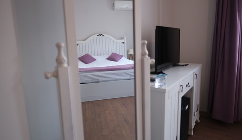 Standard Double Room, Non Smoking, Mountain View