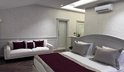 Suite, 1 King Bed