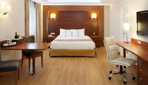 Suite, 1 Queen Bed (Additional Living Area)