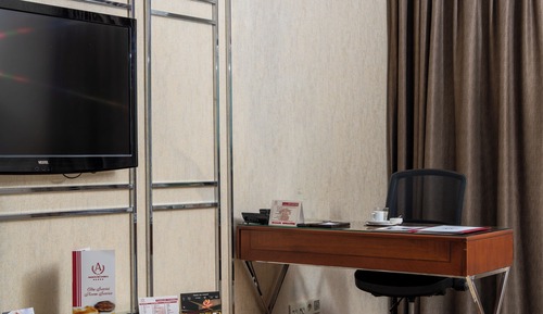 Junior Suite, 1 King Bed, Non Smoking (with Sofabed)