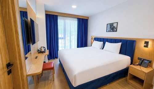 Superior Double Room, City View