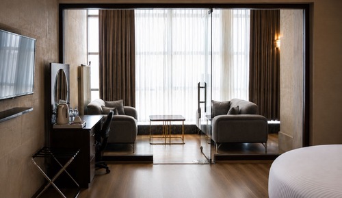 Deluxe Suite, Balcony