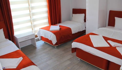 Classic Quadruple Room, City View