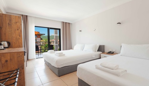 Standard Triple Room, Balcony, City View