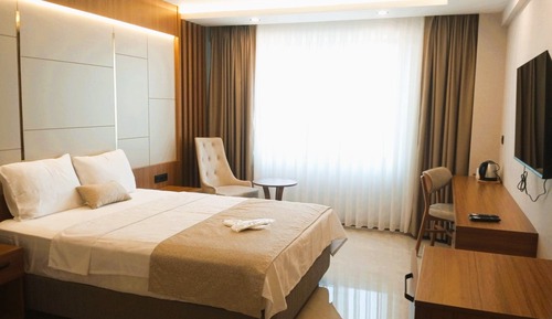 Standard Double Room, City View