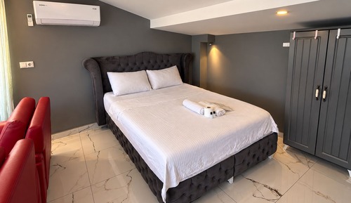 Deluxe Room, Balcony