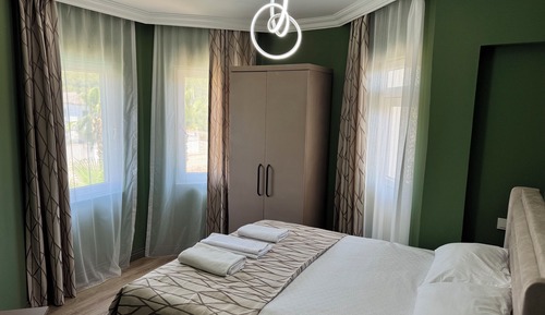Deluxe Studio, Balcony, Mountain View