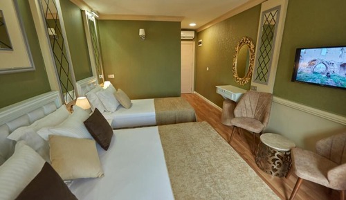 Triple Room