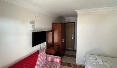 Basic Double or Twin Room, Balcony