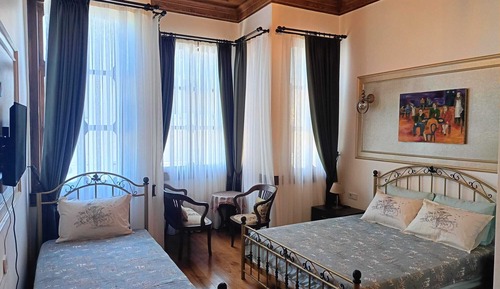Deluxe Triple Room, City View
