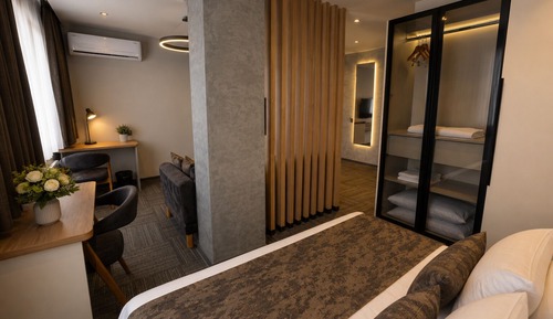 Comfort Suite, City View