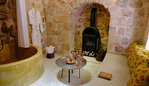 Junior Suite with Jacuzzi and Fireplace