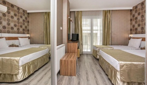 Standard Triple Room, Balcony