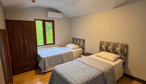 Family Duplex, 3 Bedrooms, Mountain View