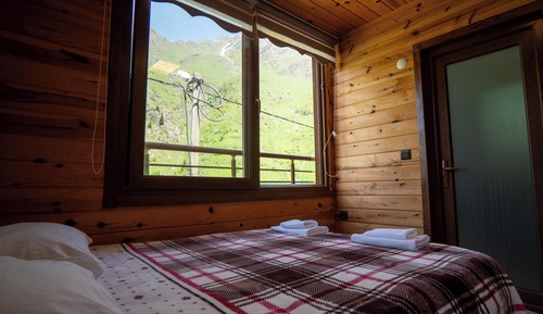 Basic Single Room, Lake View