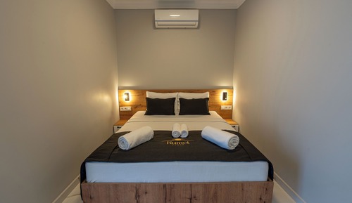 Deluxe Room, Balcony, Garden View