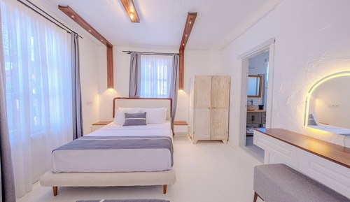 Standard Triple Room, Non Smoking, Pool View