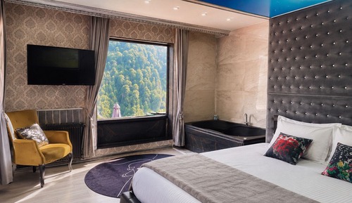 Romantic Double Room, 1 Queen Bed, Bathtub, Mountain View