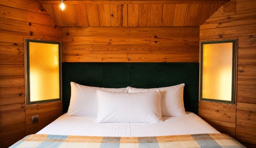 Luxury Studio Suite, 1 Bedroom, Jetted Tub, Mountain View