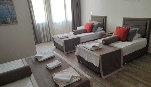 Standard Quadruple Room, Balcony