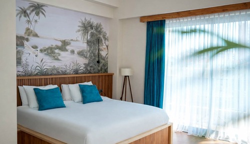 Deluxe Room, Balcony, Partial Sea View