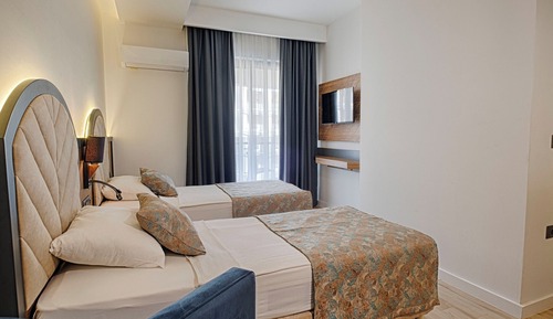 Family Room, 2 Bedrooms