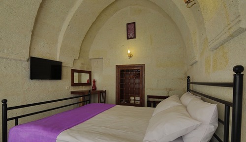 Honeymoon Suite