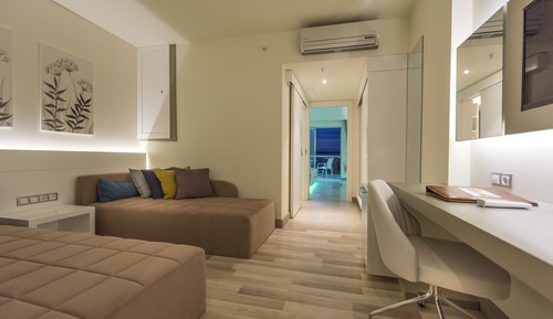 Family Room, Garden View