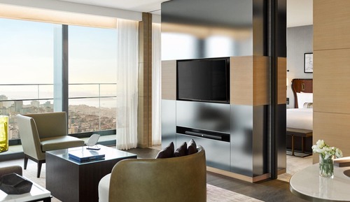 1 BEDROOM SUITE Bosphorus View 2 Queen, Lounge Access