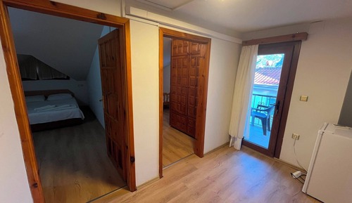 Economy Room, Balcony, Mountain View