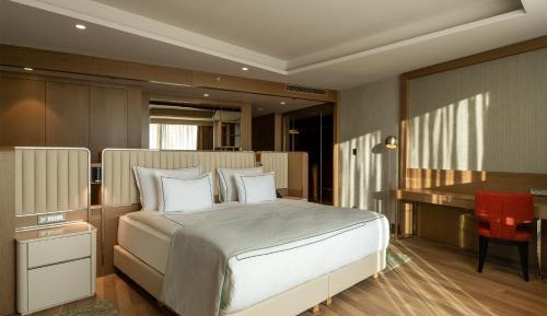 Deluxe Family Suite