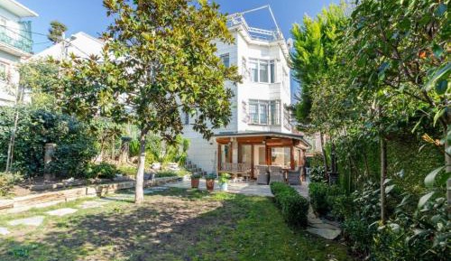 Deluxe Villa