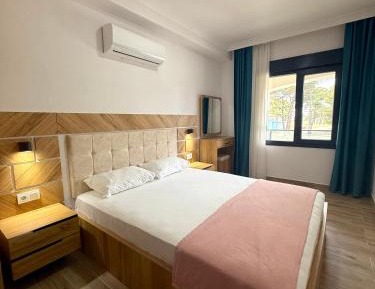 Two-Bedroom Deluxe Apartment with Balcony