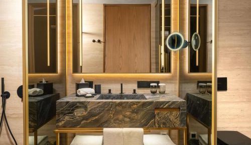 One-Bedroom Premium Suite with Sea View and Balcony - Nickelodeon Play Access