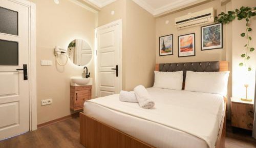 Deluxe Queen Room