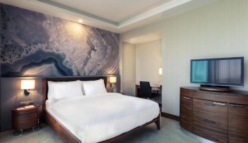 Deluxe Room with King Bed