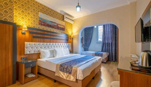 Deluxe Quadruple Room