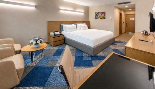 Deluxe King Room