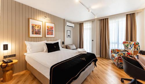 Deluxe Double Room with Balcony and Sea View