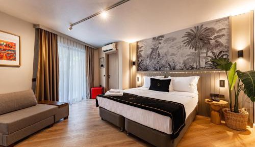 Suite with Garden View