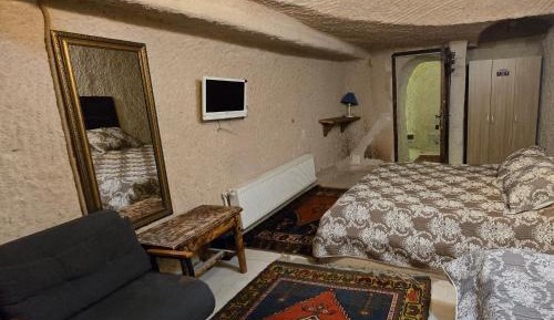 Cave Suite