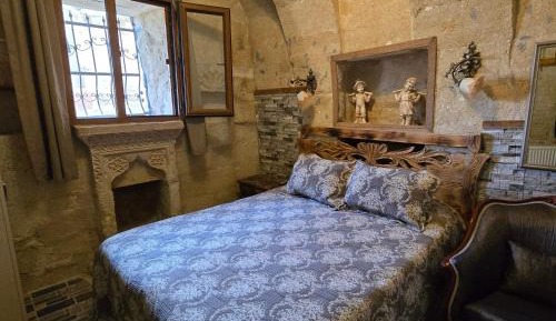 Arch Room