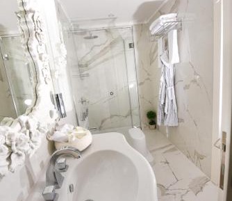 King Suite with Sea View