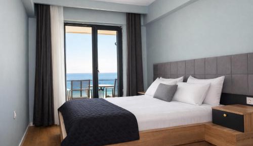 Deluxe Suite with Sea View
