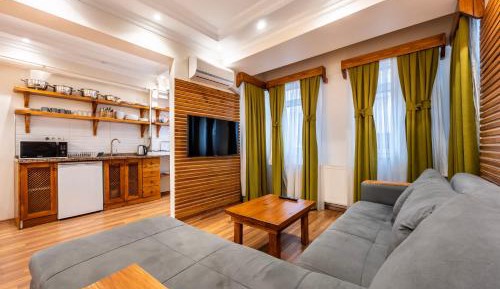 Deluxe Family Room