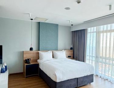 Suite with Hot Tub