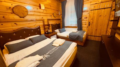 Bungalow (3 Adults) with Private Patio
