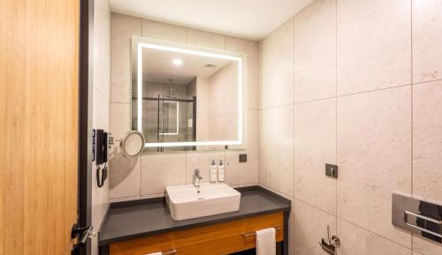 Corner Suite