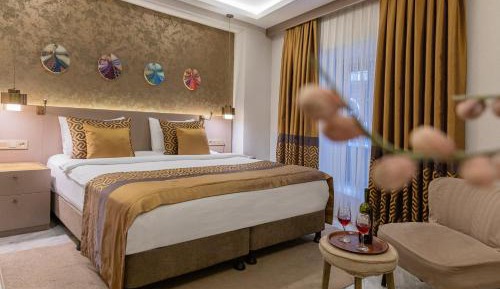 Standard Double Room with Street View