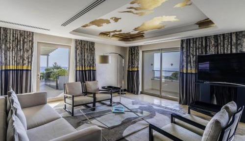 Queen Suite
